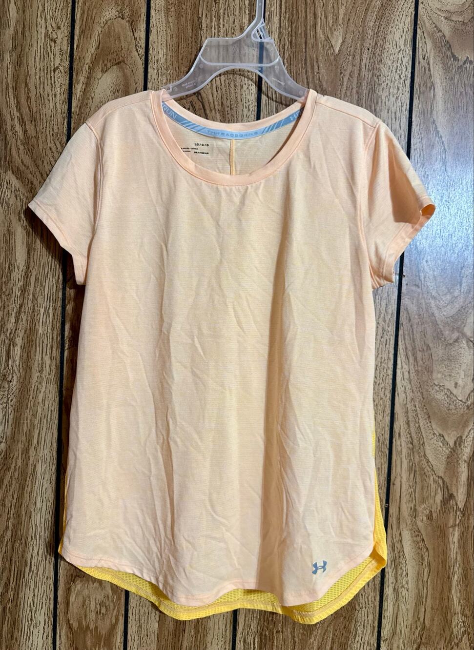 Under Armour RUN Fitted HeatGear Women’s Large Yellow Work Out Shirt
